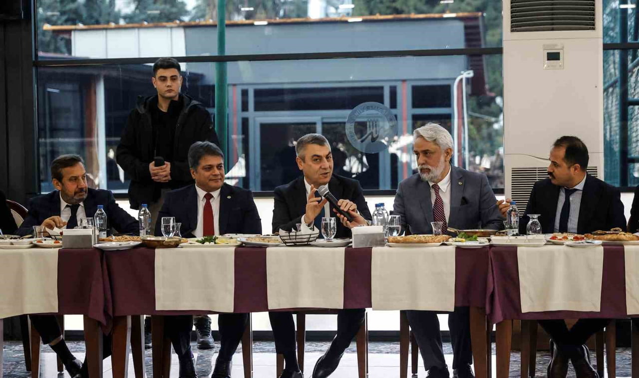 MERSİN VALİSİ ATİLLA TOROS, 10 OCAK ÇALIŞAN GAZETECİLER GÜNÜ DOLAYISIYLA KENTTE GÖREV YAPAN...