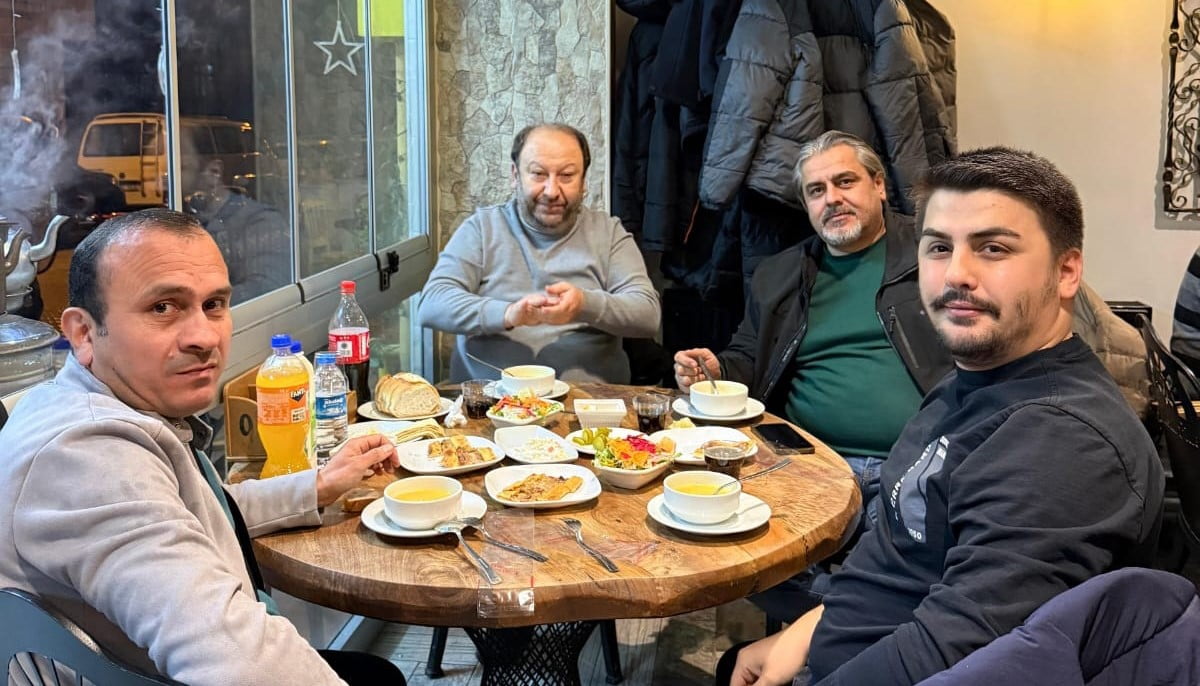 MESAİ ARKADAŞLARINDAN 40 YILLIK SAĞLIK EMEKÇİSİNE VEFA GECESİ