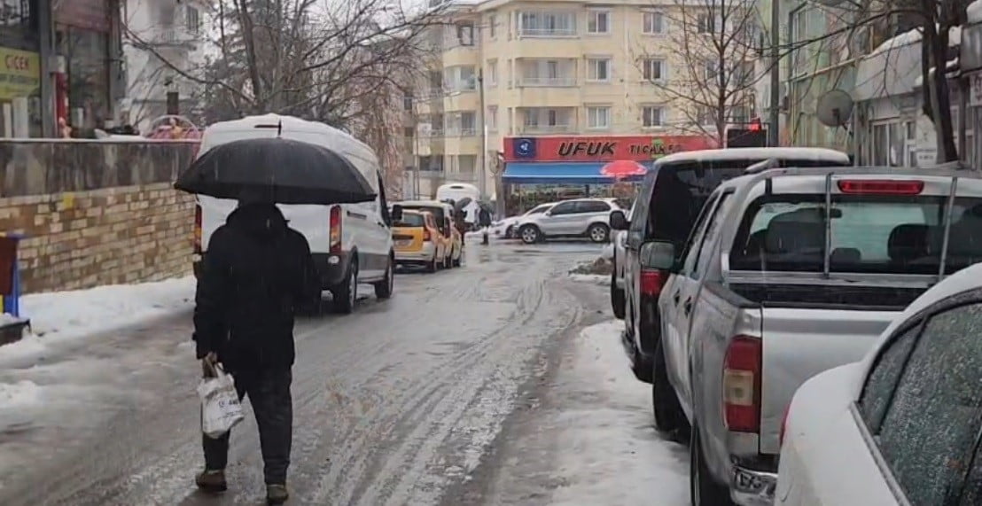 METEOROLOJİ 13’ÜNCÜ BÖLGE MÜDÜRLÜĞÜ’NÜN UYARILARININ ARDINDAN TUNCELİ’DE ETKİSİNİ ARTIRAN YOĞUN...
