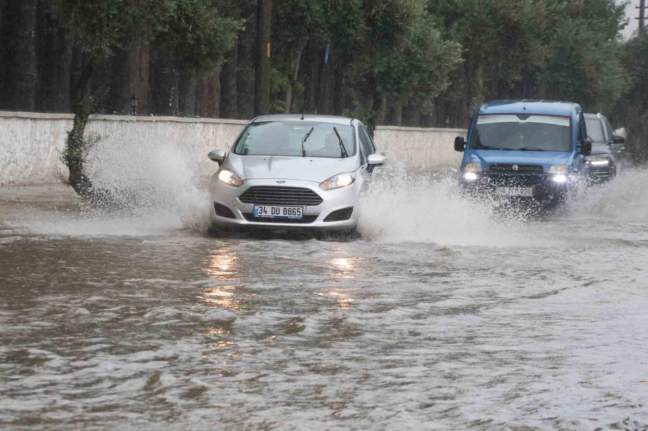 METEOROLOJİ 4. BÖLGE MÜDÜRLÜĞÜ BÖLGE TAHMİN VE UYARI MERKEZİNDEN YAPILAN AÇIKLAMADA, MUĞLA ÇEVRESİ...