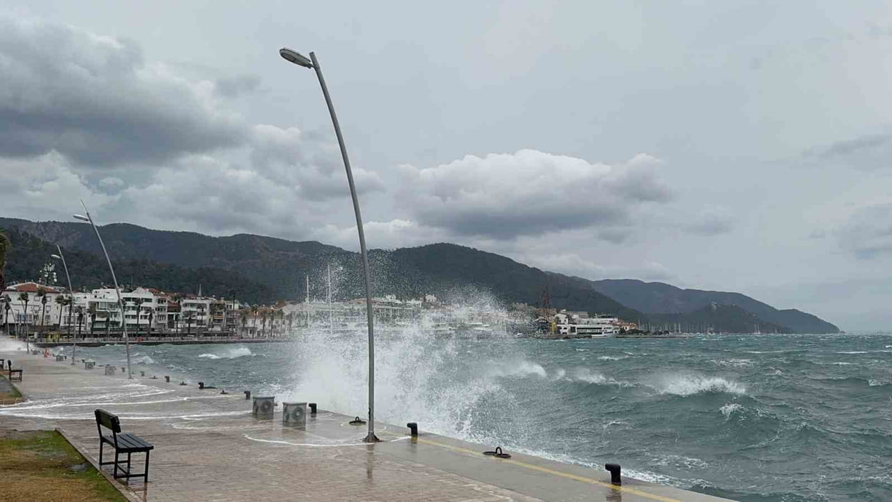 METEOROLOJİ 4. BÖLGE MÜDÜRLÜĞÜ’NÜN MUĞLA VE KIYILARI İÇİN YAPTIĞI FIRTINA UYARISININ ARDINDAN...