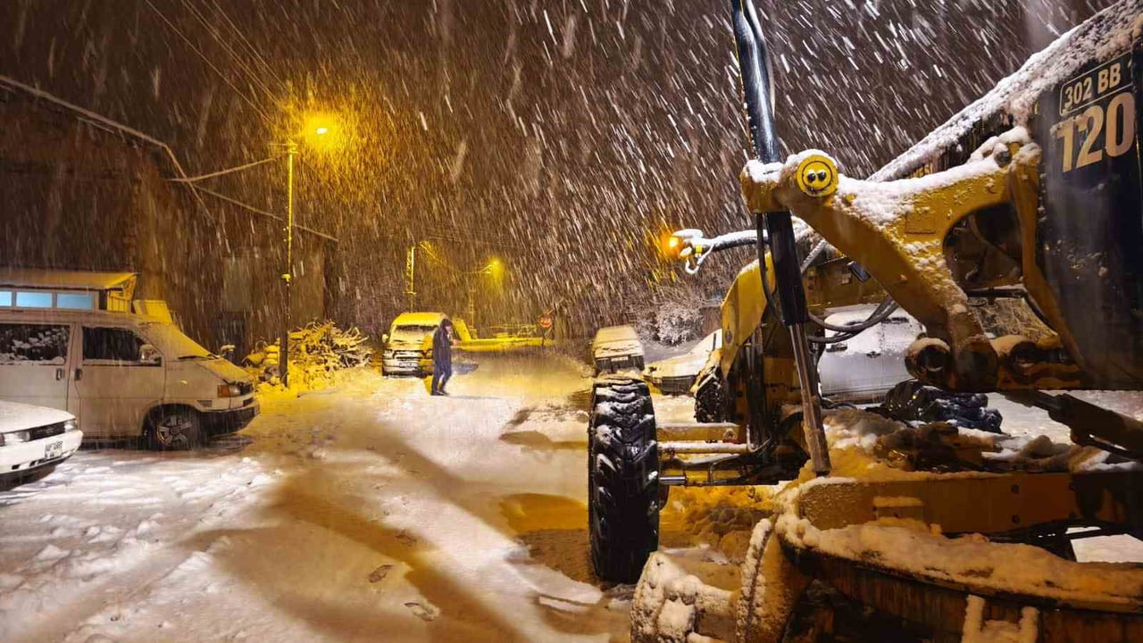 METEOROLOJİ’NİN GÜNLERDİR YAPTIĞI UYARILARIN ARDINDAN, KONYA GENELİNDE ETKİLİ OLAN YAĞIŞLI HAVA...