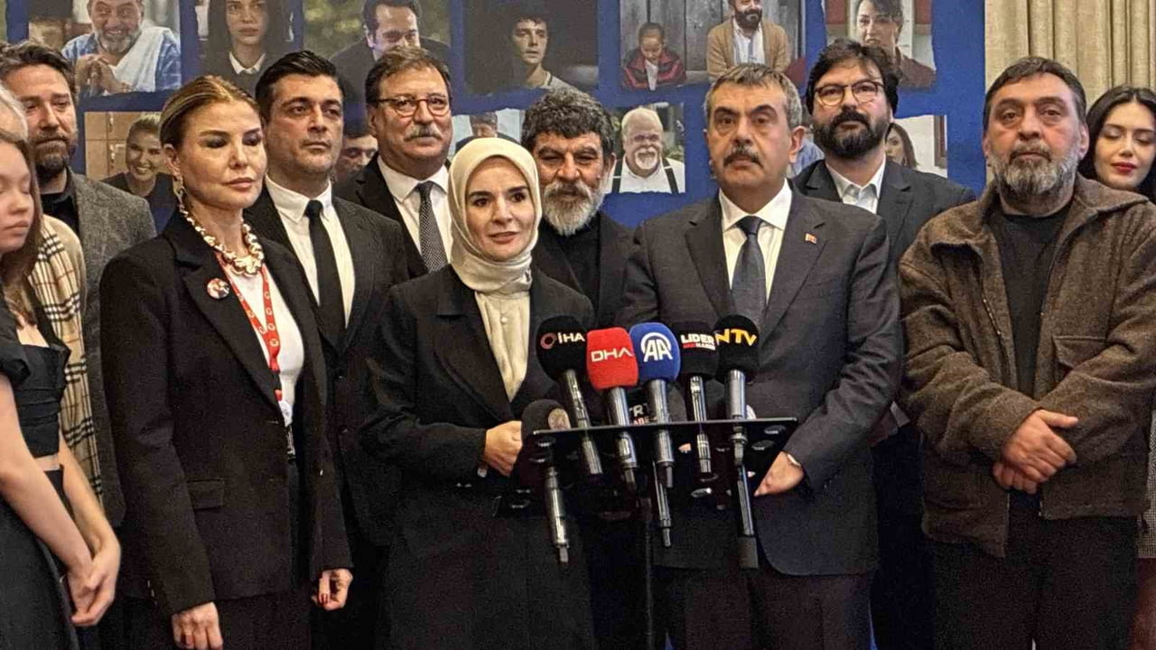 MİLLİ EĞİTİM BAKANLIĞI TARAFINDAN OKUL-AİLE İŞ BİRLİĞİNİ GÜÇLENDİRMEYİ VE ÖĞRENCİLERİN AKADEMİK...