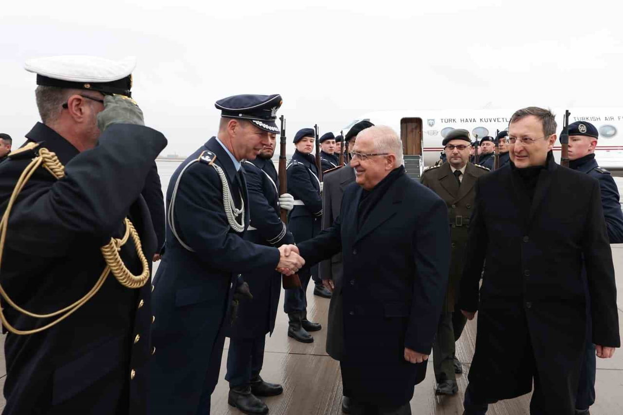 MİLLİ SAVUNMA BAKANI YAŞAR GÜLER, ÇEŞİTLİ TEMASLARDA BULUNMAK ÜZERE ALMANYA'NIN BAŞKENTİ BERLİN'E...