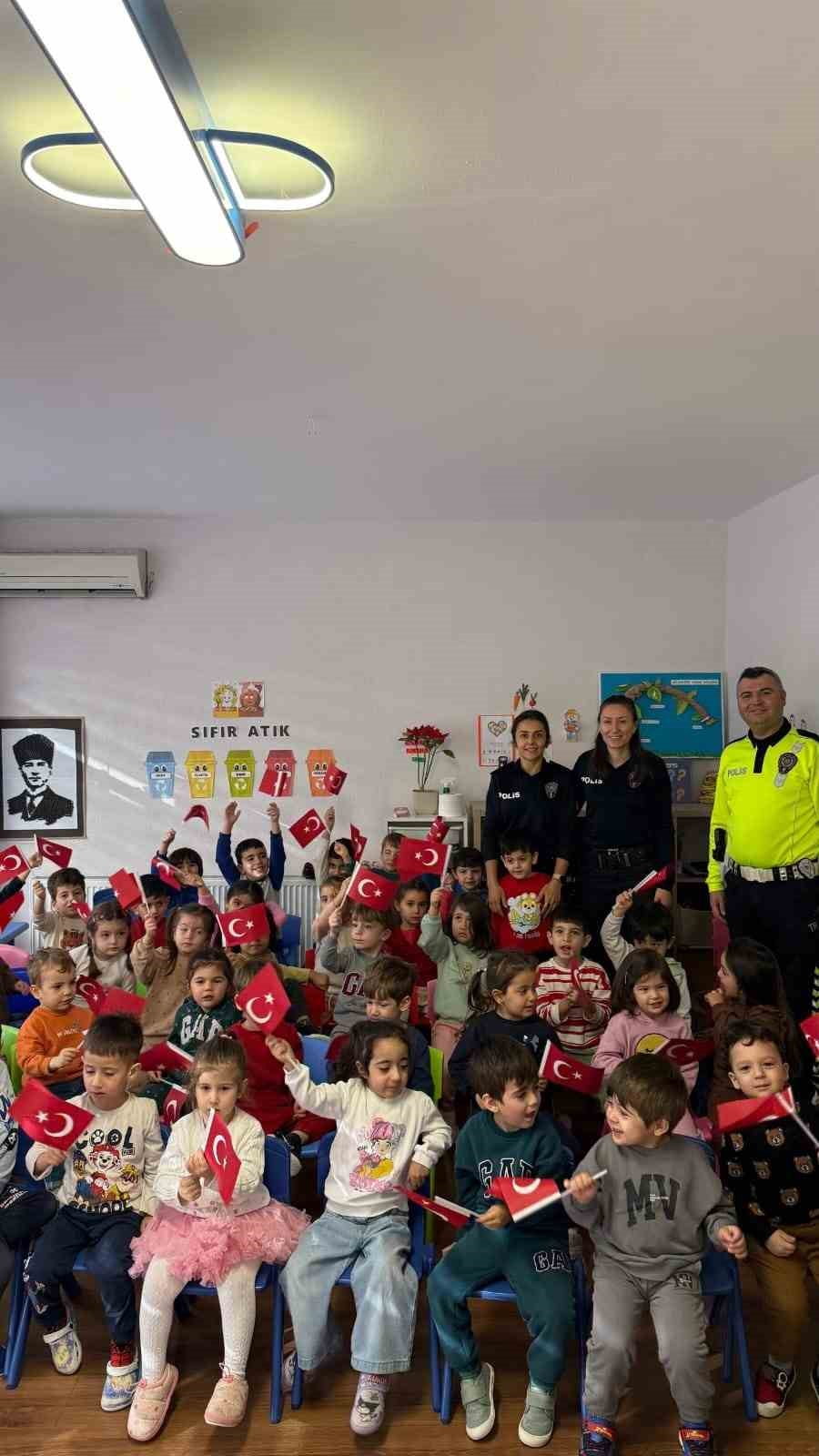 MİNİKLERE TRAFİK EĞİTİMİ