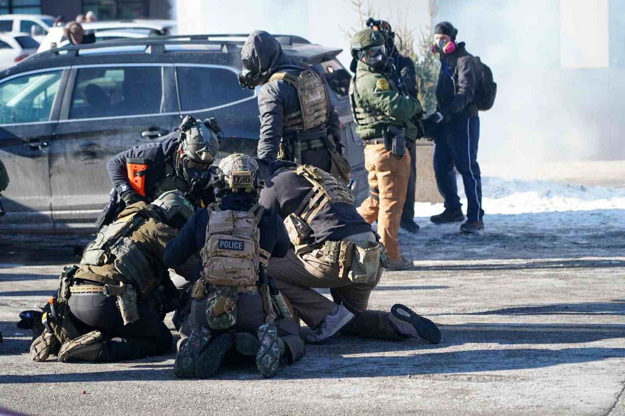 MİNNESOTA (İHA) - ABD’NİN MİNNESOTA EYALETİNDEKİ MİNNEAPOLİS KENTİNDE GÖÇMENLİK VE GÜMRÜK MUHAFAZA...