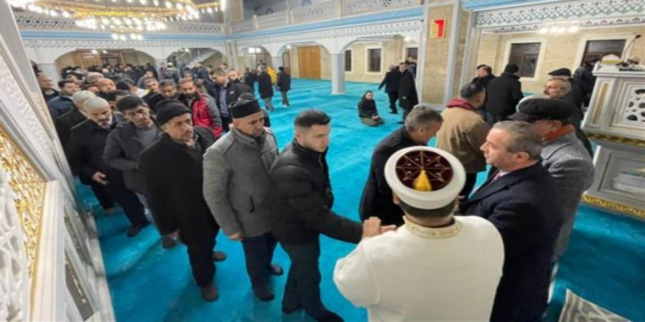 MİRAÇ KANDİLİ HAKKARİ İLİ MERKEZ VE KÖY CAMİLERİNDE COŞKUYLA İDRAK EDİLDİ.