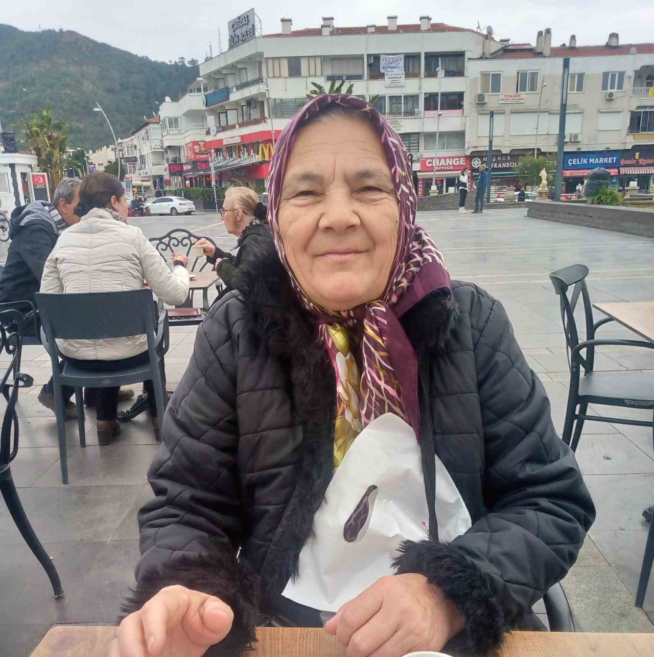 MUĞLA'NIN MARMARİS İLÇESİNDE MARMARİS BELEDİYESİ'NE AİT ÇÖP KAMYONUN ÇARPTIĞI KADIN AĞIR YARALI...
