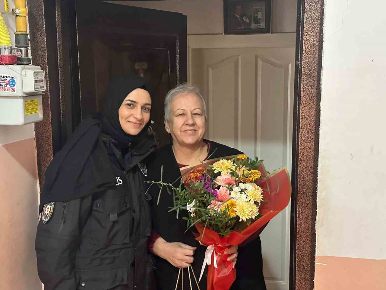 MUĞLA EMNİYETİ ŞEHİT AİLELERİNİ YENİ YILDA YALNIZ BIRAKMADI