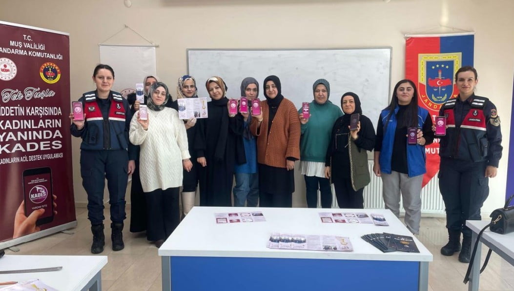 MUŞ İL JANDARMA KOMUTANLIĞI EKİPLERİNCE, GENÇLİK VE SPOR İL MÜDÜRLÜĞÜ BÜNYESİNDE ÇALIŞMALARINI...