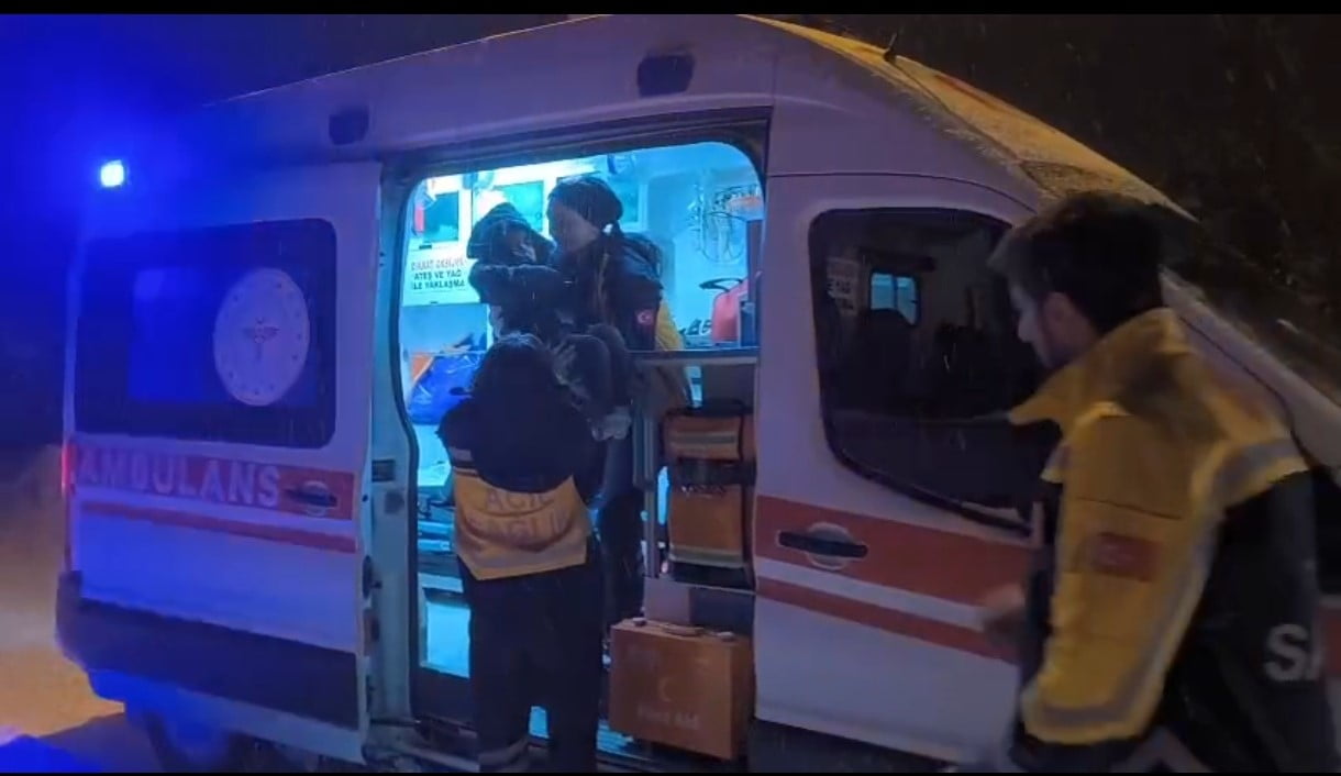 MUŞ’TA ETKİSİNİ ARTIRAN YOĞUN KAR YAĞIŞI NEDENİYLE KENT GENELİNDE 345 KÖY YOLU ULAŞIMA...