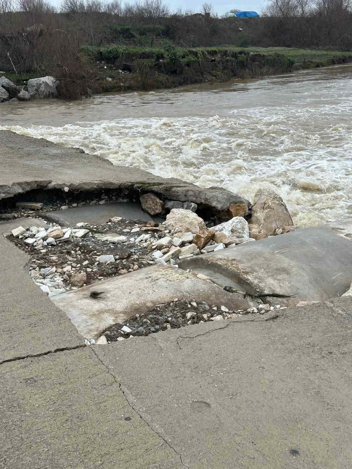 MUSTAFAKEMALPAŞA’NIN YAMANLI MAHALLESİ’NDE MESİRE ALANINA GEÇİŞİ SAĞLAYAN KÖPRÜDEKİ HASAR...