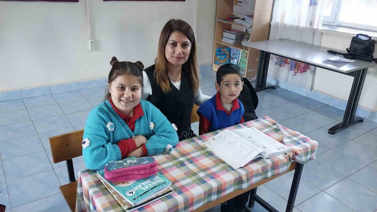 MUT İLÇESİNE BAĞLI SARIKAVAK MAHALLESİNDEKİ KÜRKCÜ İLKOKULUNDA ÖĞRENCİ SAYISI HER GEÇEN YIL...