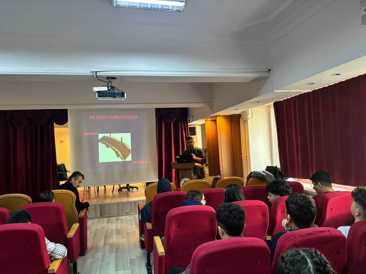 NAZİLLİ İLÇE SAĞLIK MÜDÜRLÜĞÜ KOORDİNESİNDE NAZİLLİ GENÇLİK AKADEMİSİ VE VEREM FARKINDALIK HAFTASI...