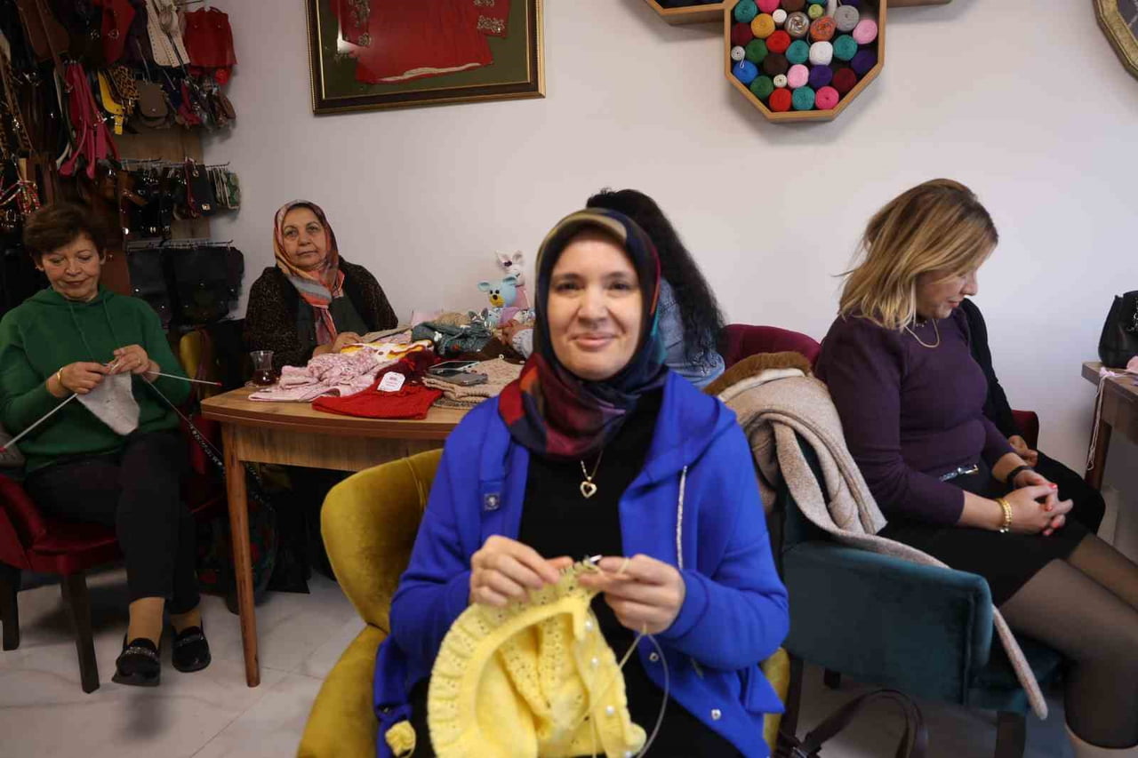 NEVŞEHİR’DE AÇILAN VE YALNIZCA KADINLARA HİZMET VEREN "HOBİ KAFE", SUNDUĞU GÜVENLİ VE SICAK...