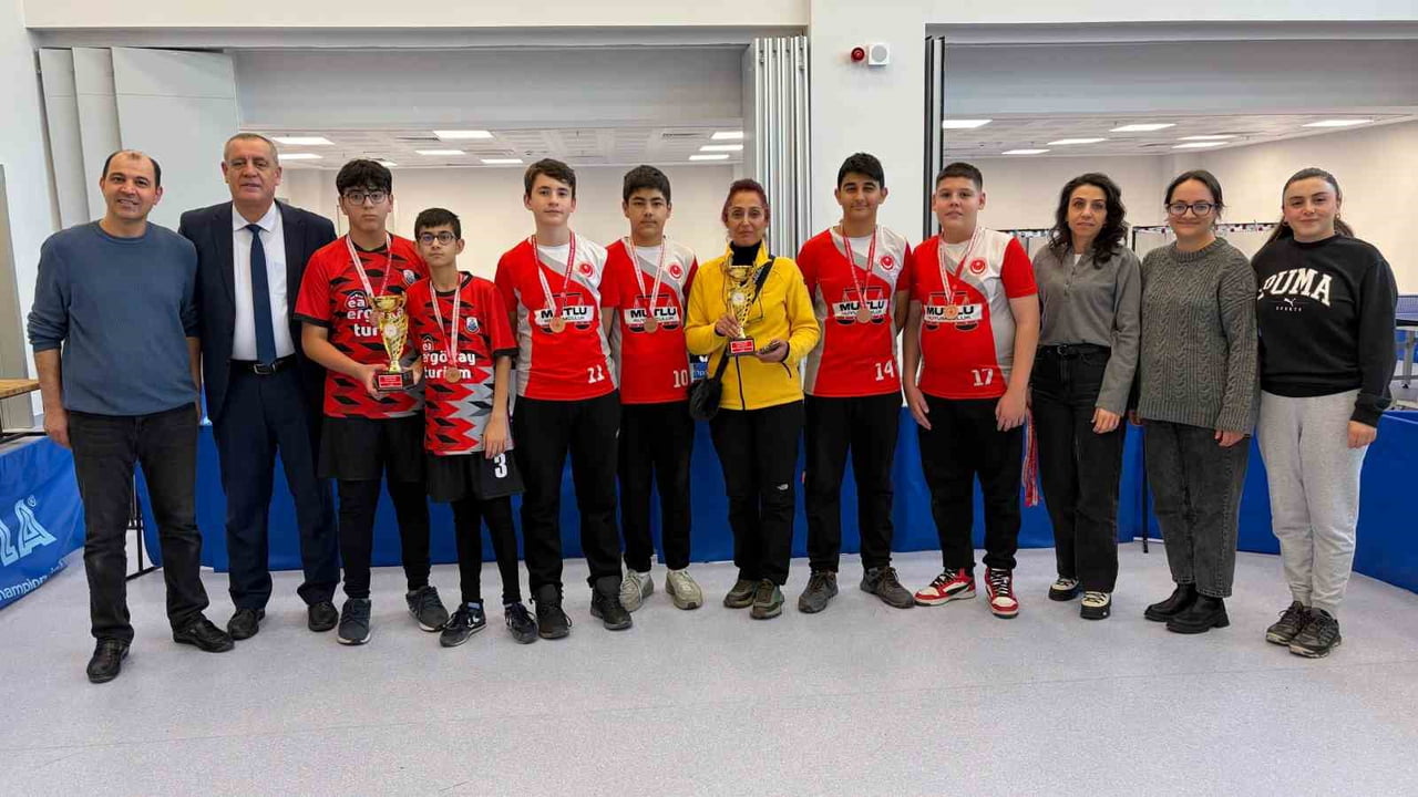 NİĞDE’DE DÜZENLENEN YILDIZ ERKEKLER MASA TENİSİ MÜSABAKALARI SONA ERDİ.
