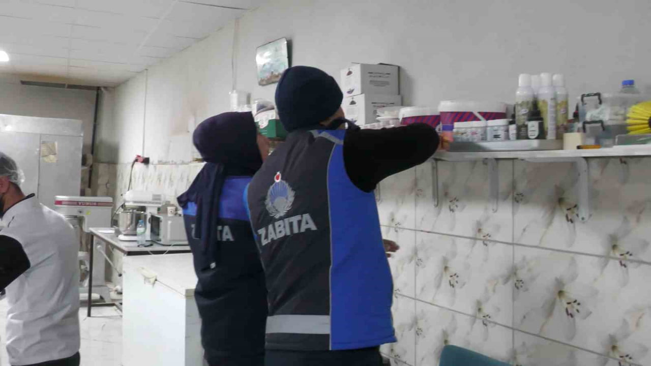NİĞDE’DE MARKET, FIRIN VE PASTANELERDE DENETİMLERİNİ SÜRDÜREN EKİPLER, BU KEZ İŞİNİ KURALLARA...