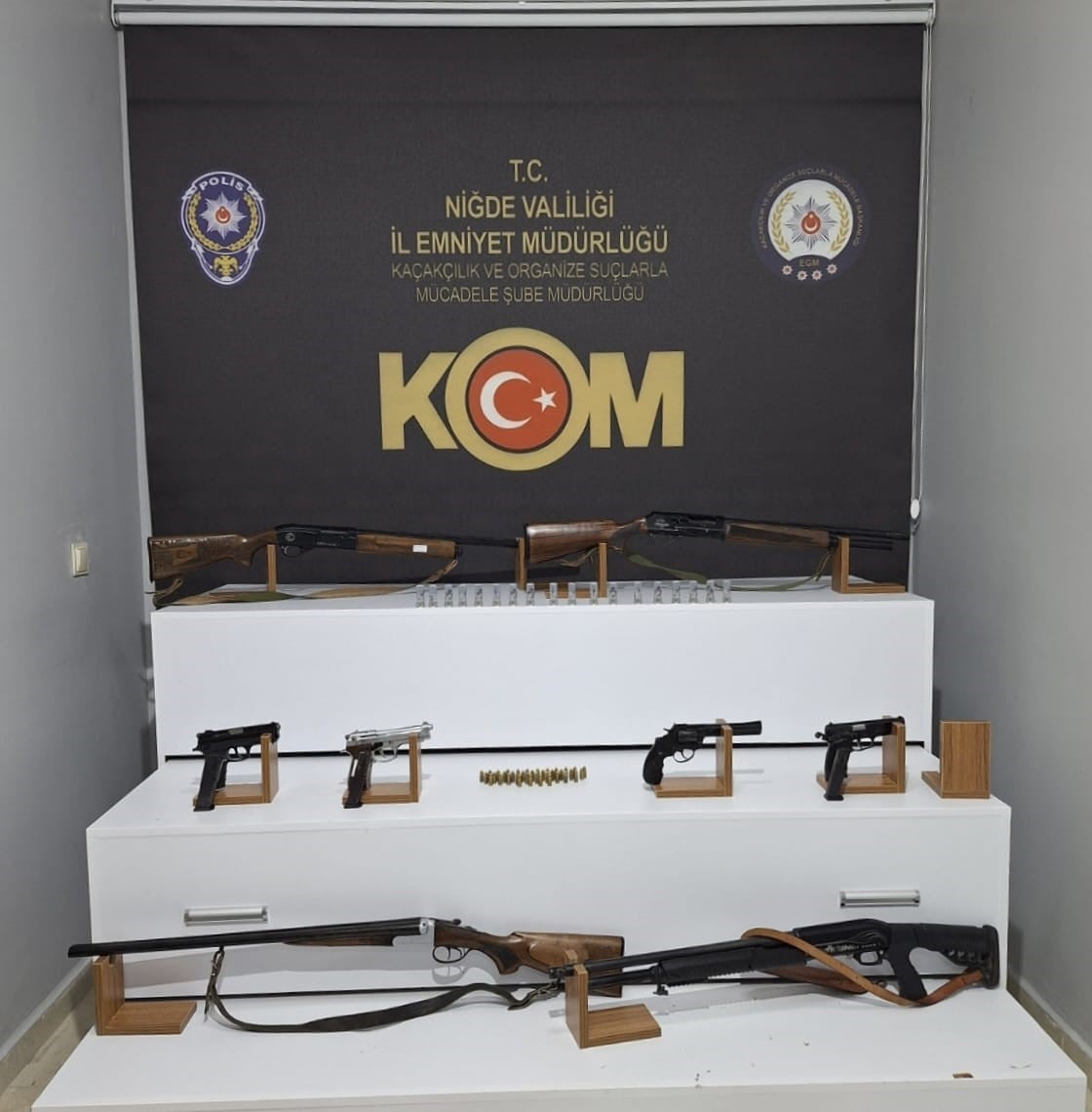 NİĞDE İL EMNİYET MÜDÜRLÜĞÜ KOM ŞUBE MÜDÜRLÜĞÜ EKİPLERİNCE BİREYSEL SİLAHLANMANIN ÖNLENMESİ VE YASA...