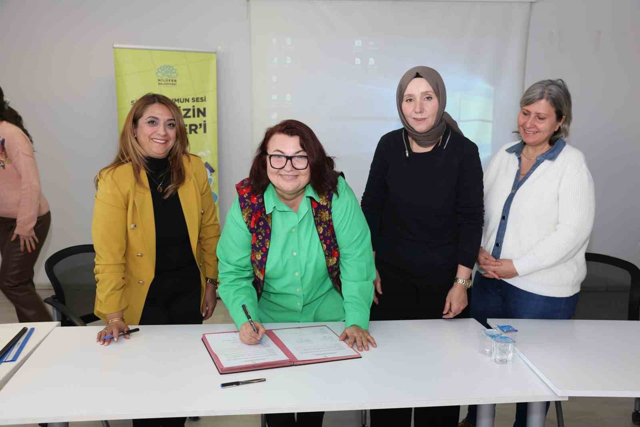 NİLÜFER BELEDİYESİ’NİN EV SAHİPLİĞİNDE BİR ARAYA GELEN KADIN DERNEKLERİ, DAYANIŞMAYI ARTIRMAK...