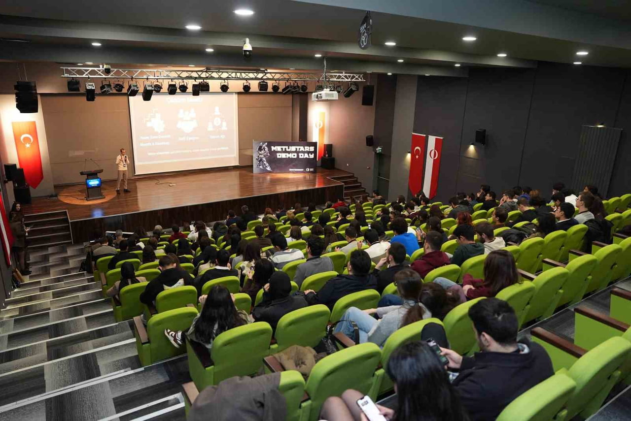 ODTÜ VE ODTÜ TEKNOKENT İŞ BİRLİĞİYLE ÜNİVERSİTE SINAVINDA İLK 1000’E GİREREK ODTÜ’YÜ KAZANAN...