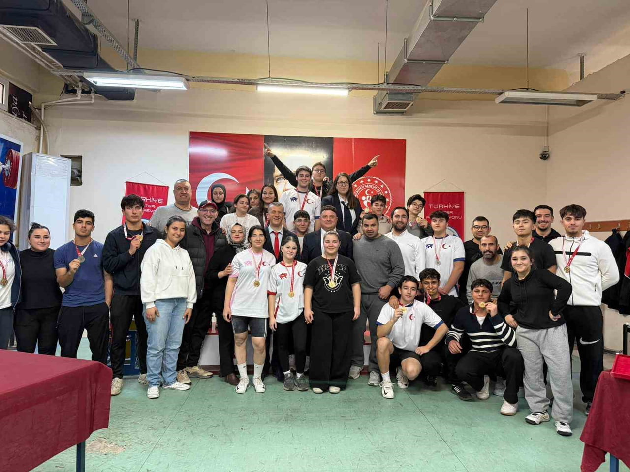 OKUL SPORLARI FAALİYET PROGRAMI KAPSAMINDA AYDIN'DA DÜZENLENEN GENÇLER (A) VE (B) KIZLAR-ERKEKLER...