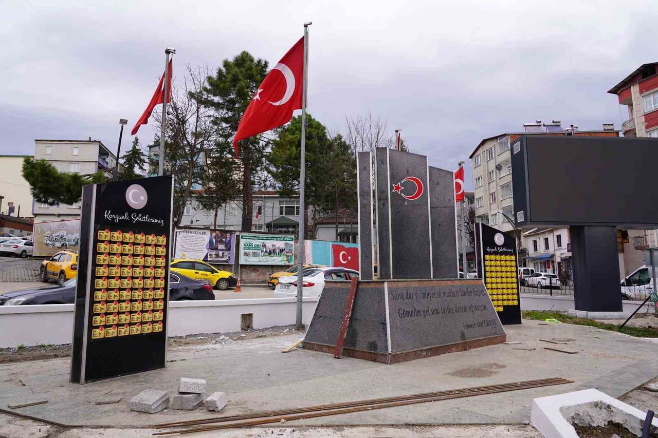 ORDU BÜYÜKŞEHİR BELEDİYESİ TARAFINDAN KORGAN İLÇESİNDE BAŞLATILAN MEYDAN ÇALIŞMALARI HIZLA DEVAM...