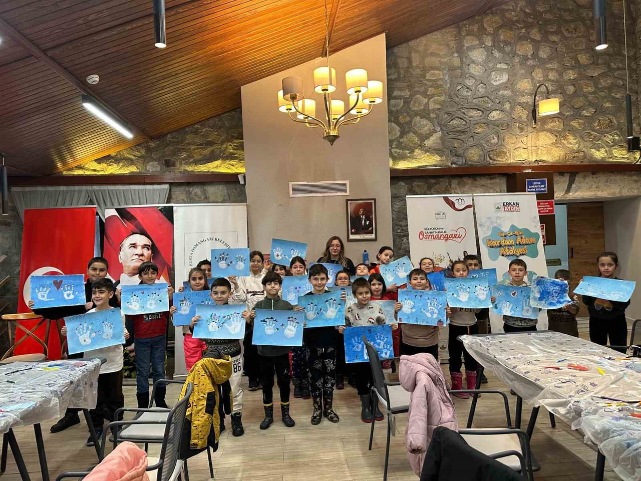 OSMANGAZİ BELEDİYESİ’NİN SARIALAN’DA HAYATA GEÇİRDİĞİ YAP-ÇİZ-EĞLEN KARDAN ADAM ATÖLYESİ...