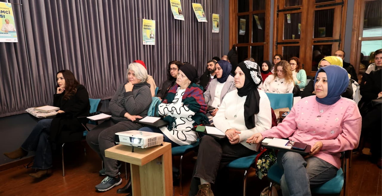 OSMANGAZİ’DE FAALİYET GÖSTEREN İŞLETME SAHİPLERİNİN DEĞİŞEN DÜNYAYA AYAK UYDURABİLMESİ AMACIYLA...