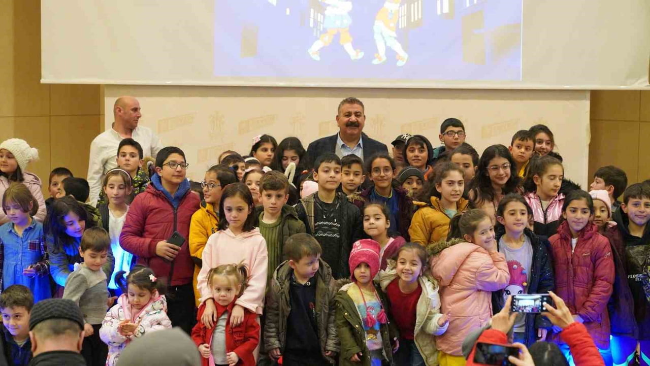 PALANDÖKEN BELEDİYE BAŞKANI MUHAMMET SUNAR, 7–16 YAŞ ARASI ÇOCUKLARI HAFTA SONU AÇILACAK ÜCRETSİZ...