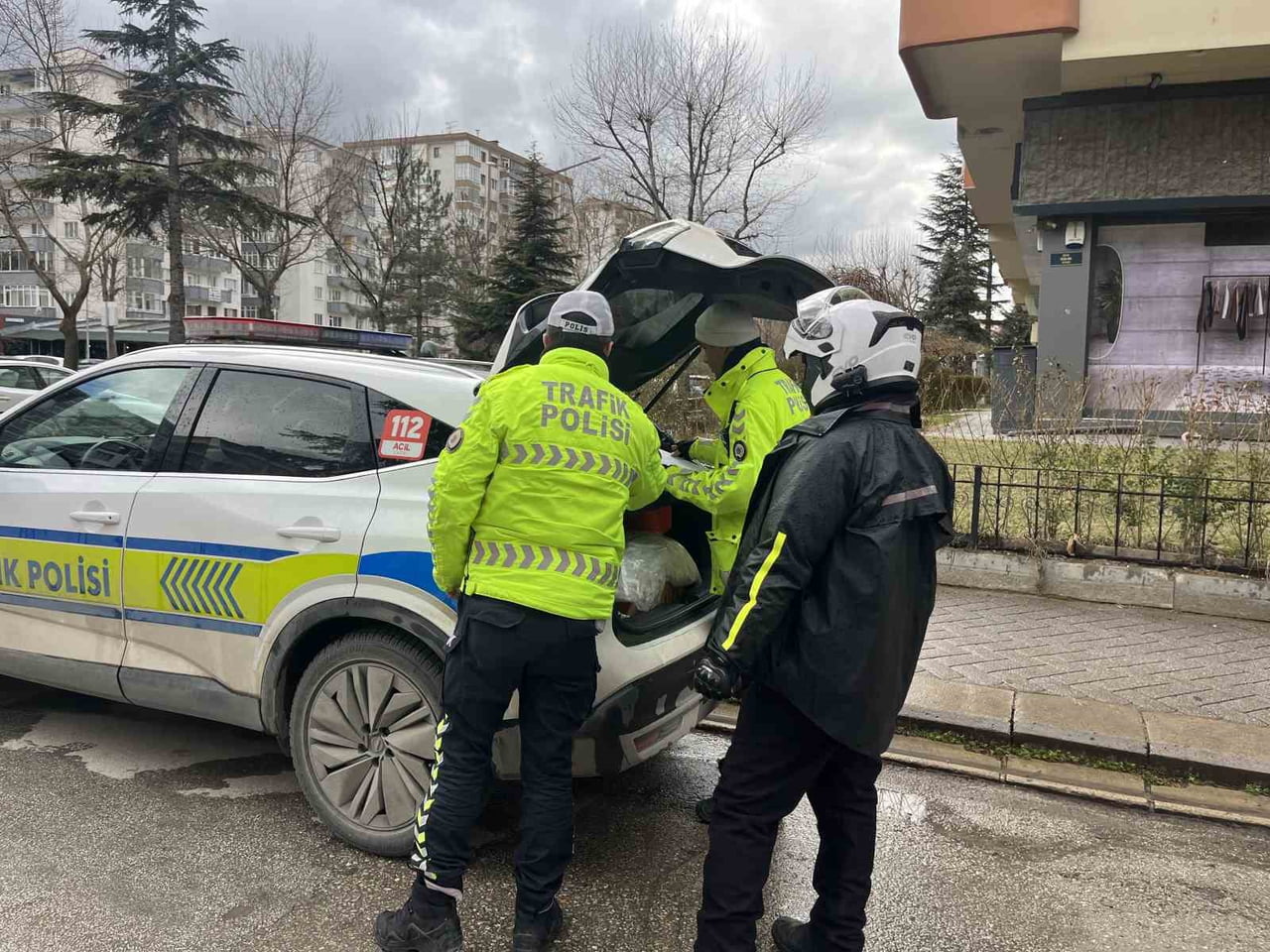 POLİSİN MOTOSİKLET DENETİMİ