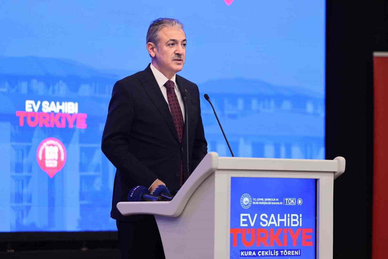 PROGRAMDA KONUŞAN MARDİN VALİSİ VE BÜYÜKŞEHİR BELEDİYE BAŞKAN VEKİLİ TUNCAY AKKOYUN, TERÖRSÜZ...