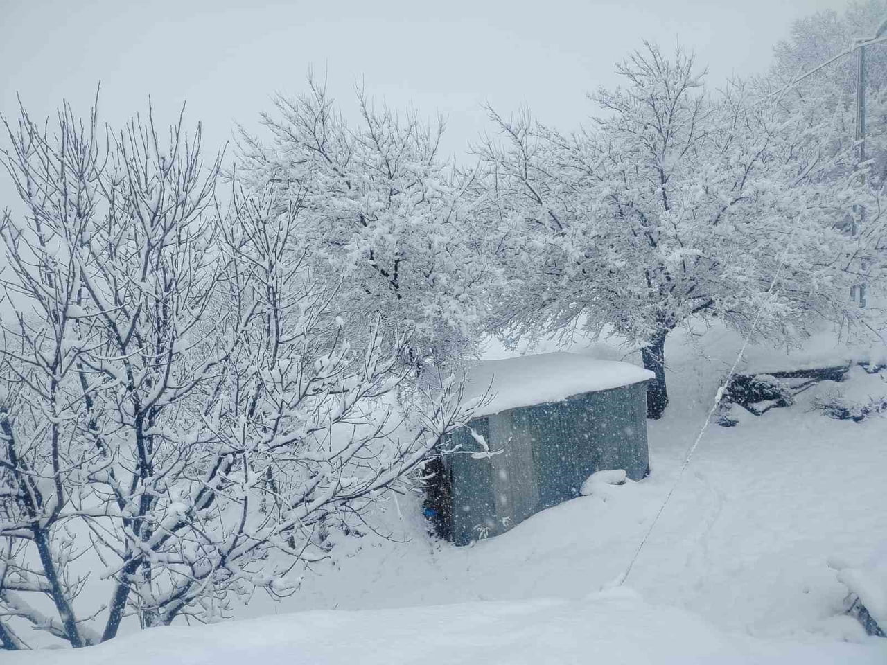 PÜTÜRGE'DE KAR KALINLIĞI 1 METREYE YAKLAŞTI