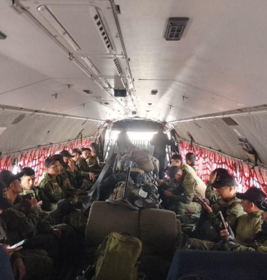 QUITO (İHA) - EKVADOR SAVUNMA BAKANLIĞI, ÜLKEDEKİ ORGANİZE SUÇ ÖRGÜTLERİYLE MÜCADELE KAPSAMINDA...