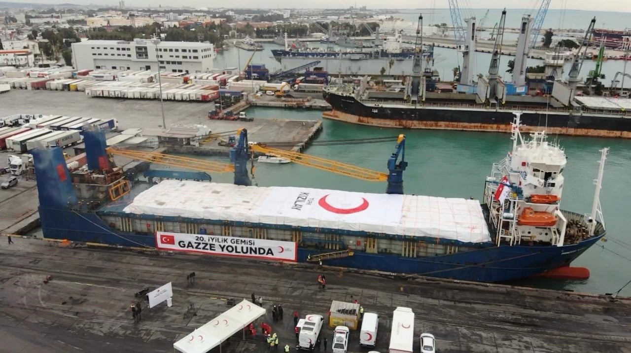 RAMAZAN AYI YAKLAŞIRKEN GAZZE’DEKİ İNSANİ YARDIM ÇALIŞMALARINI ARTIRAN TÜRK KIZILAY, BİN 400 TON...