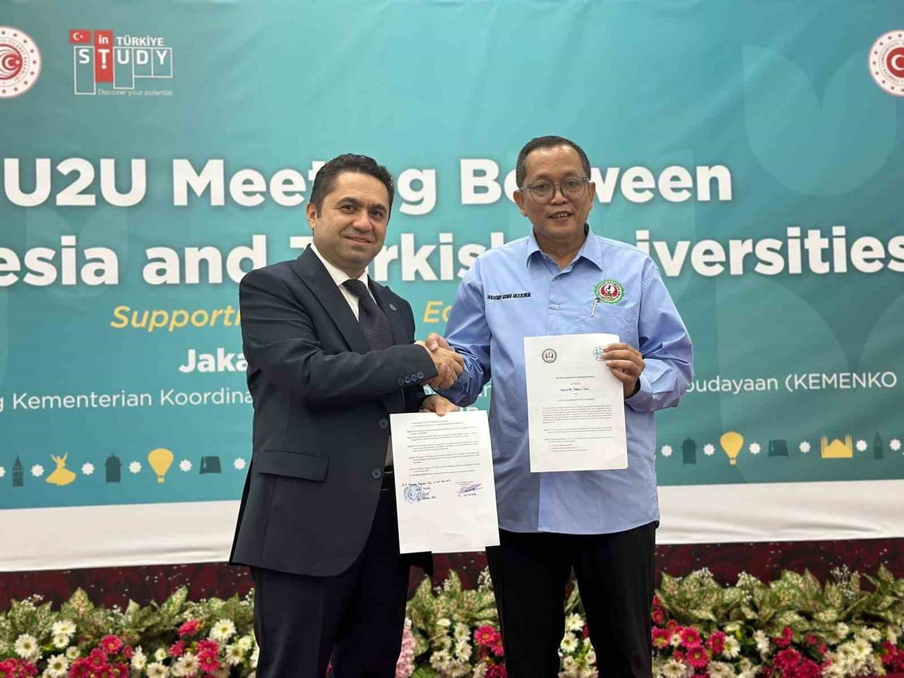 REKTÖR TÜRKDOĞAN, ENDONEZYA’DAKİ 12 ÜNİVERSİTE İLE İLERİYE YÖNELİK İŞ BİRLİKLERİNİN YAPILMASI...