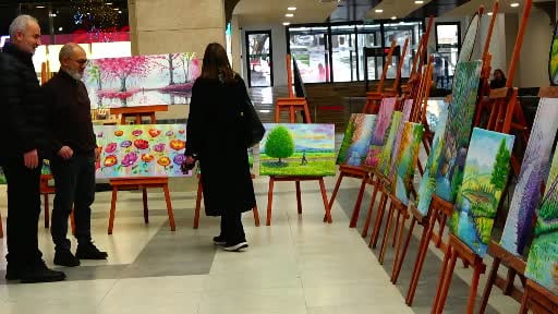 Ressam Mehmet Yıldız'dan duyguların tuvale yansıdığı sergi sanatseverlerin izlenimleri ile sona...