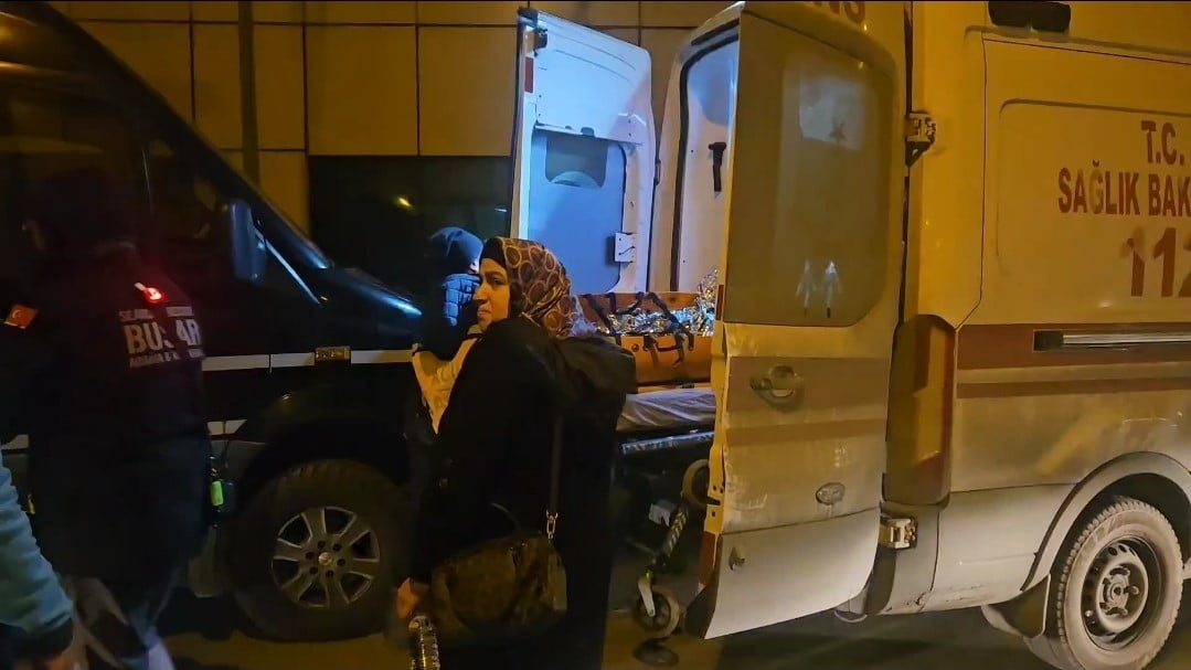 RUMELİFENERİ'NDE KAYBOLDUKTAN SAATLER SONRA BULUNAN KADIN DÜŞTÜĞÜ UÇURUMDAN KURTARILDI