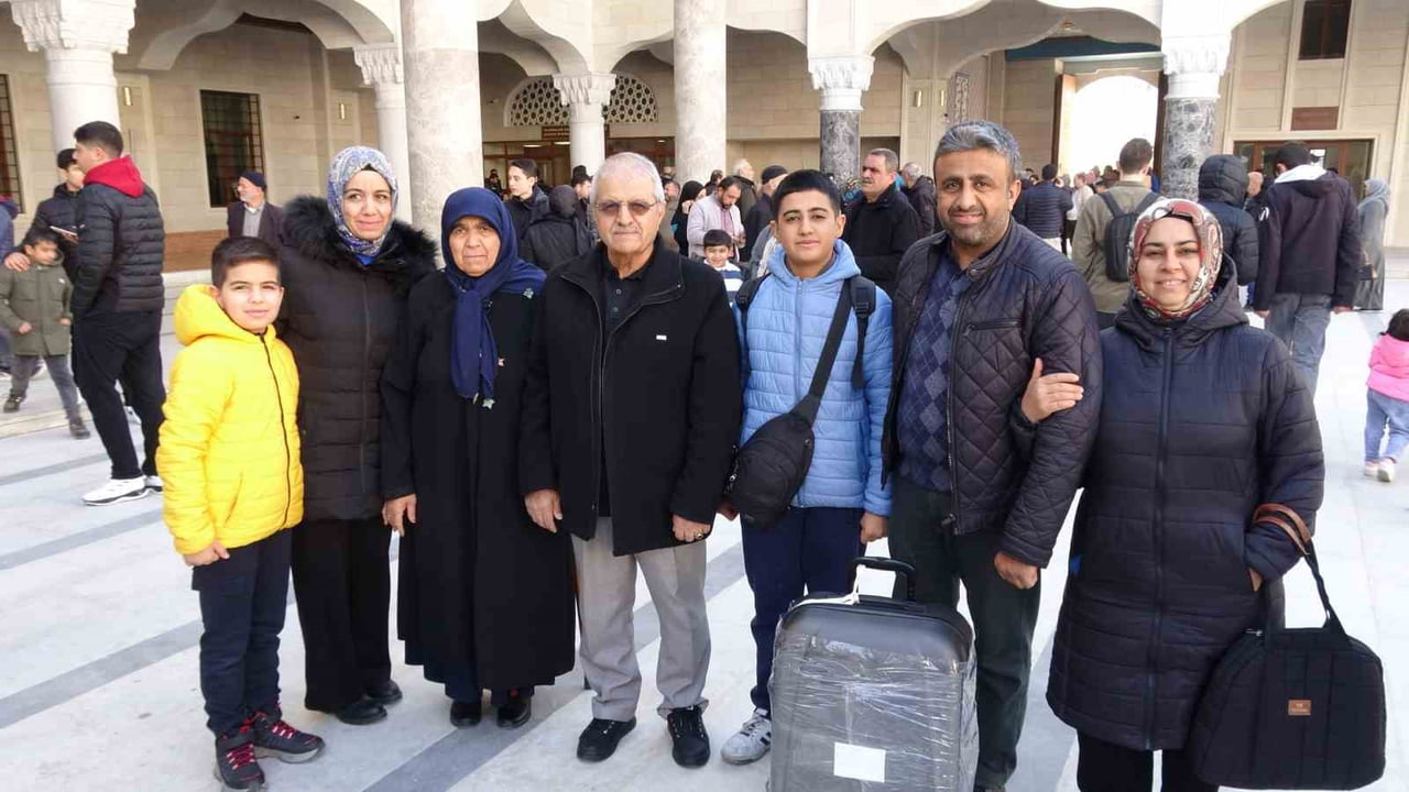 ŞAHİNBEY BELEDİYESİ 175 ÖĞRENCİYİ DAHA UMREYE GÖNDERDİ