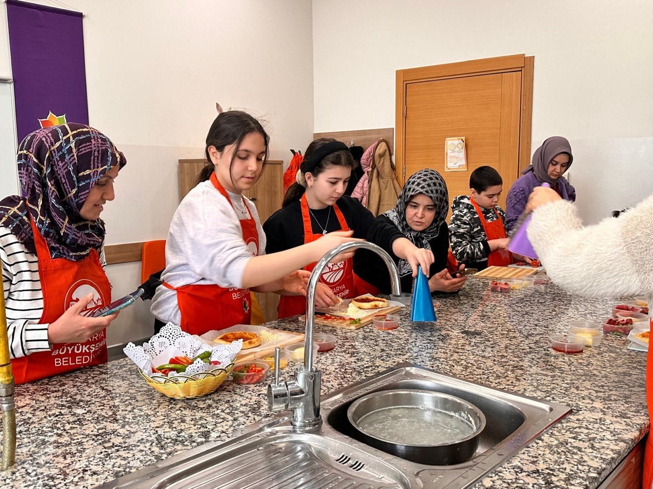 SAKARYA BÜYÜKŞEHİR BELEDİYESİ SOSYAL GELİŞİM MERKEZİ’NDE ARA TATİL İÇİN HAZIRLANAN ATÖLYELER DEVAM...