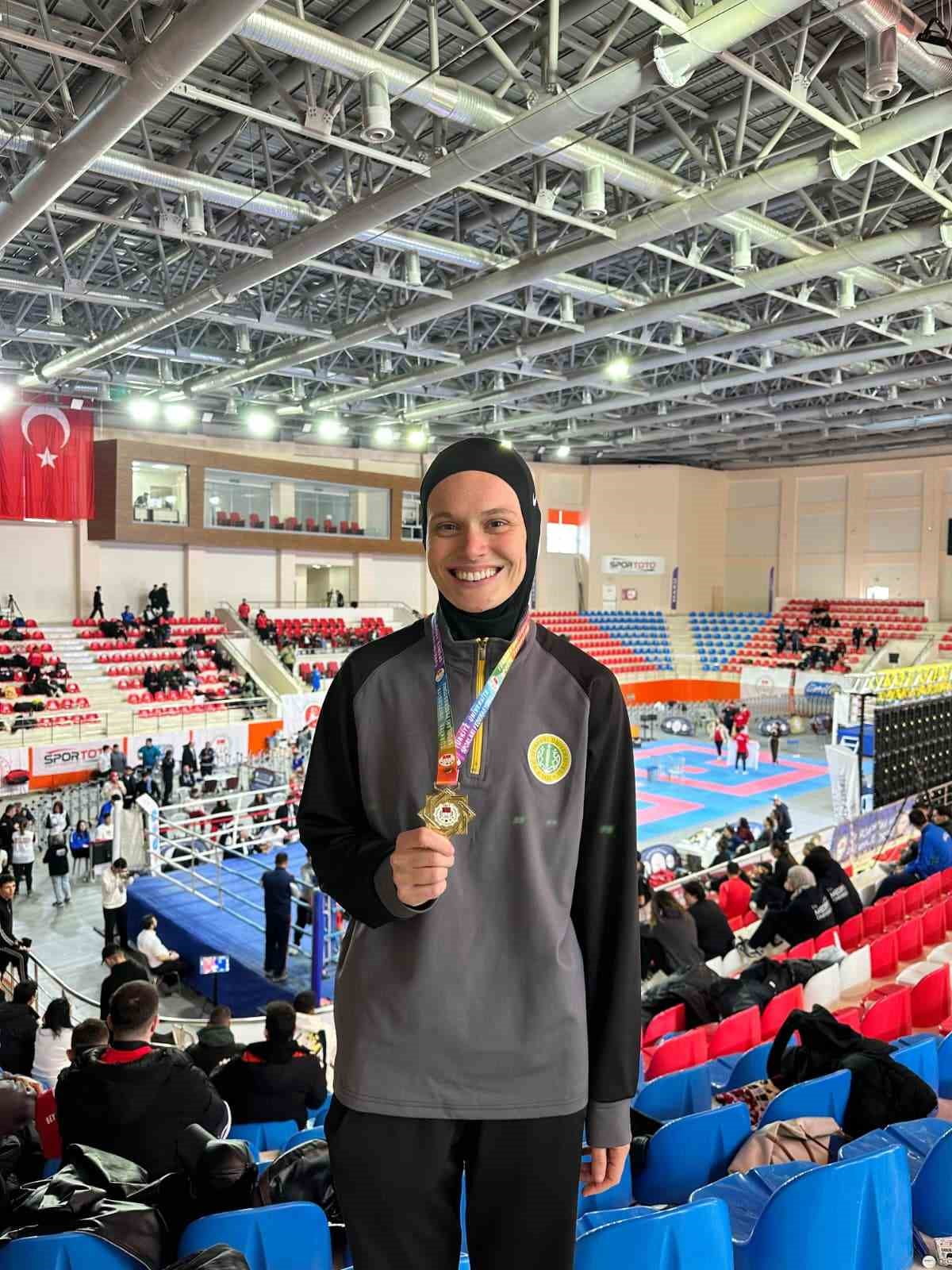 SAKARYA BÜYÜKŞEHİR BELEDİYESİ SPOR KULÜBÜ SPORCULARI, KATILDIKLARI TÜRKİYE KİCK BOKS ŞAMPİYONASI...