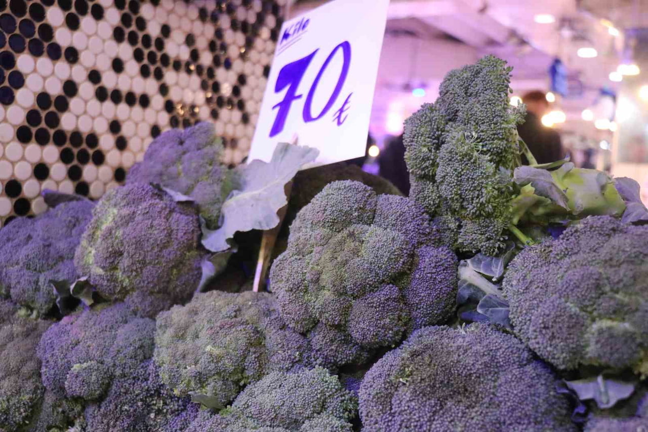 SAKARYA’DA KIŞ SEZONUNUN GÖZDE SEBZELERİ BROKOLİ, KARNABAHAR VE ISPANAK TEZGAHLARDAKİ YERİNİ...