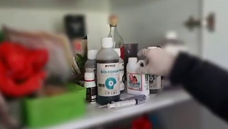 SAKARYA’NIN GEYVE İLÇESİNDE POLİS EKİPLERİNCE YAPILAN OPERASYONDA EVİN BİR ODASINI ADETA...