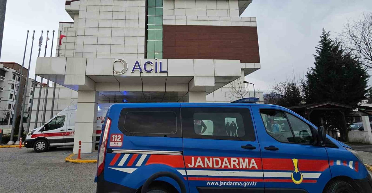 SAKARYA’NIN SAPANCA İLÇESİNDE BUNGALOVDA HAVUZA DÜŞEREK BOĞULMA TEHLİKESİ GEÇİREN 3 YAŞINDAKİ...