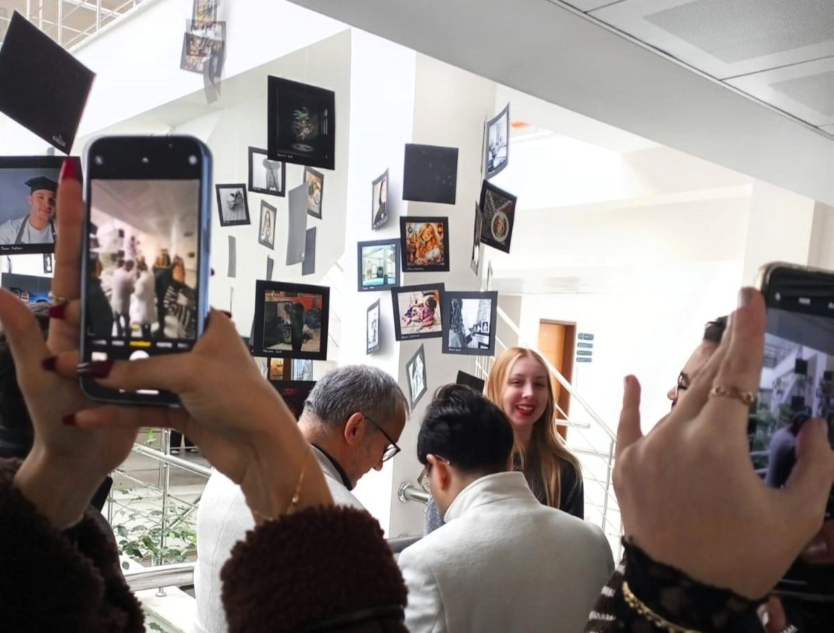 SAKARYA UYGULAMALI BİLİMLER ÜNİVERSİTESİ (SUBÜ) SAKARYA MESLEK YÜKSEKOKULU ÖĞRENCİLERİ, FOTOĞRAF...