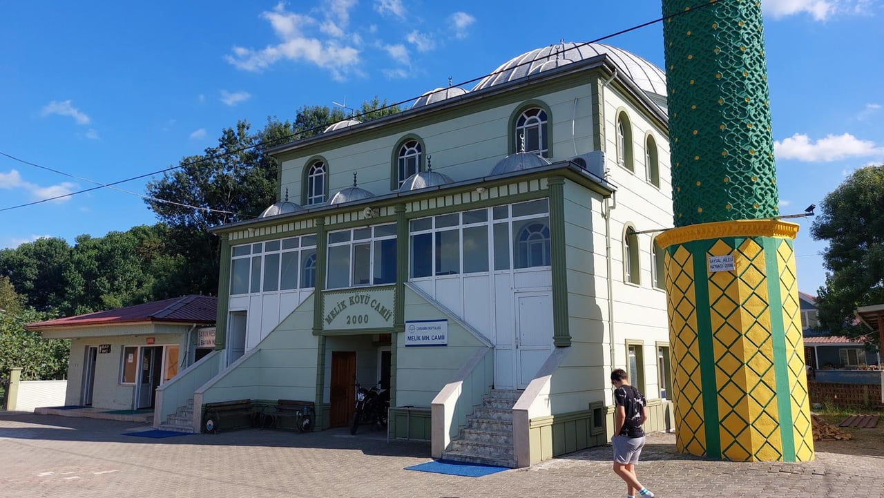 SAMSUN'UN ÇARŞAMBA İLÇESİNDE İKİ AİLE ARASINDA ARAZİ ANLAŞMAZLIĞI NEDENİYLE CUMA NAMAZI ÇIKIŞI...