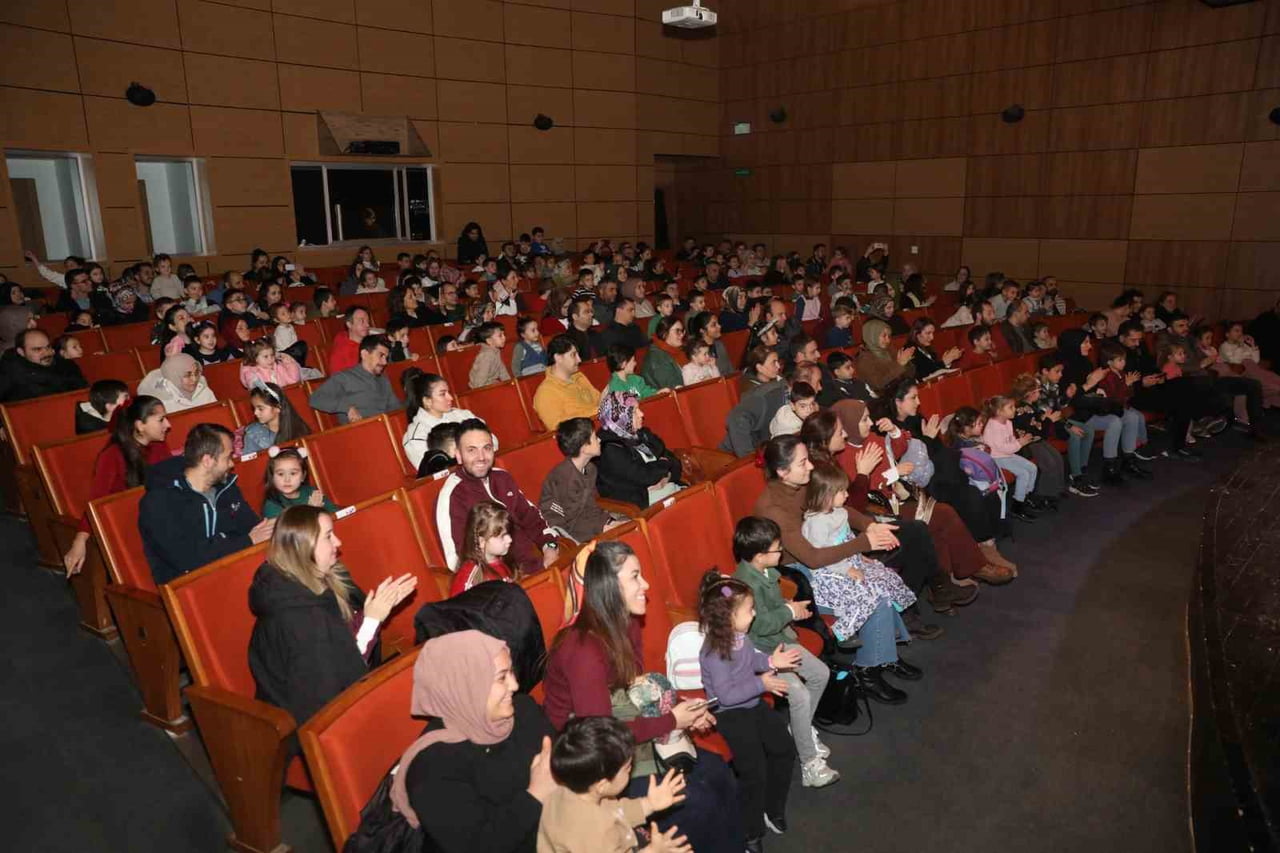 SAMSUN BÜYÜKŞEHİR BELEDİYESİ TARAFINDAN DÜZENLENEN ETKİNLİKLER İLE ÇOCUKLAR YARIYIL TATİLİNİ...