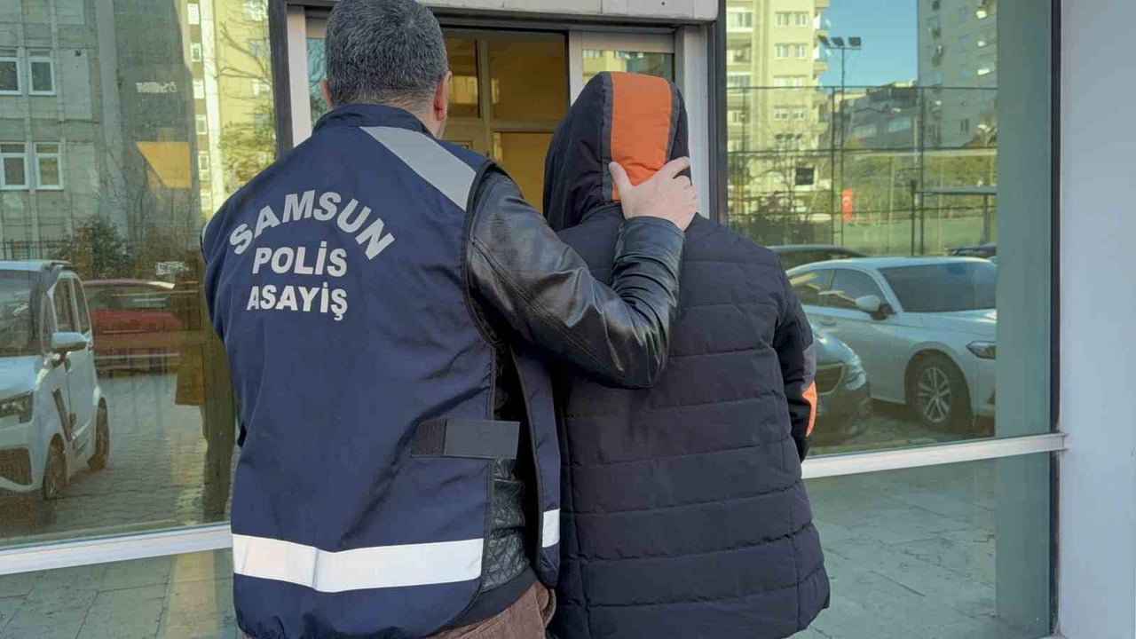 SAMSUN’DA BİR KAFE ÖNÜNDE ÇIKAN TARTIŞMADA 4 KİŞİNİN KAFENİN MESUL MÜDÜRÜ TARAFINDAN SİLAHLA...