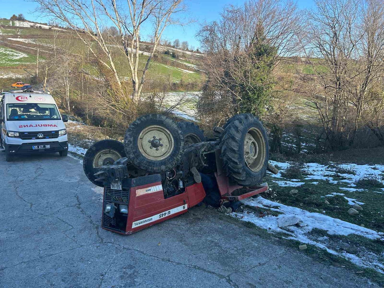 SAMSUN’UN ALAÇAM İLÇESİNDE MEYDANA GELEN TRAKTÖR KAZASINDA 1 KİŞİ HAYATINI KAYBETTİ.