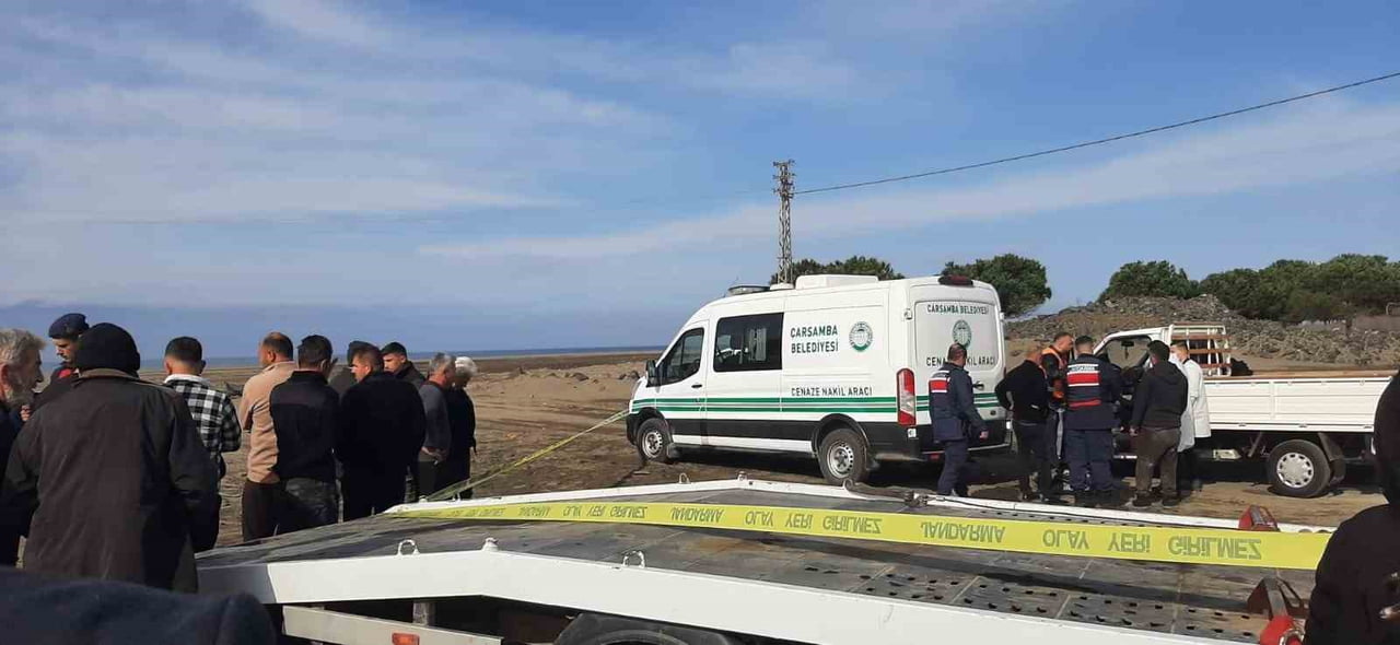 SAMSUN’UN ÇARŞAMBA İLÇESİNDE 26 YAŞINDAKİ EYÜP EKİCİ, SAHİL KENARINA PARK ETTİĞİ KAMYONETİN İÇİNDE...