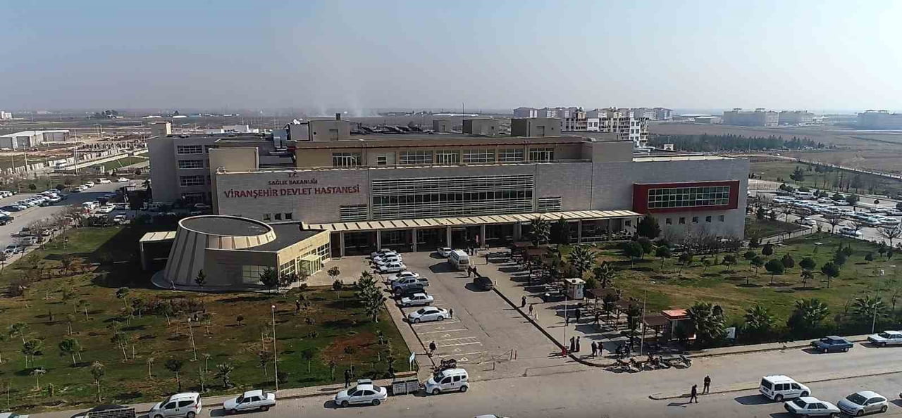 ŞANLIURFA’DA 10 SANTİMETRELİK BÖBREK KİSTİ KAPALI YÖNTEMLE ALINDI